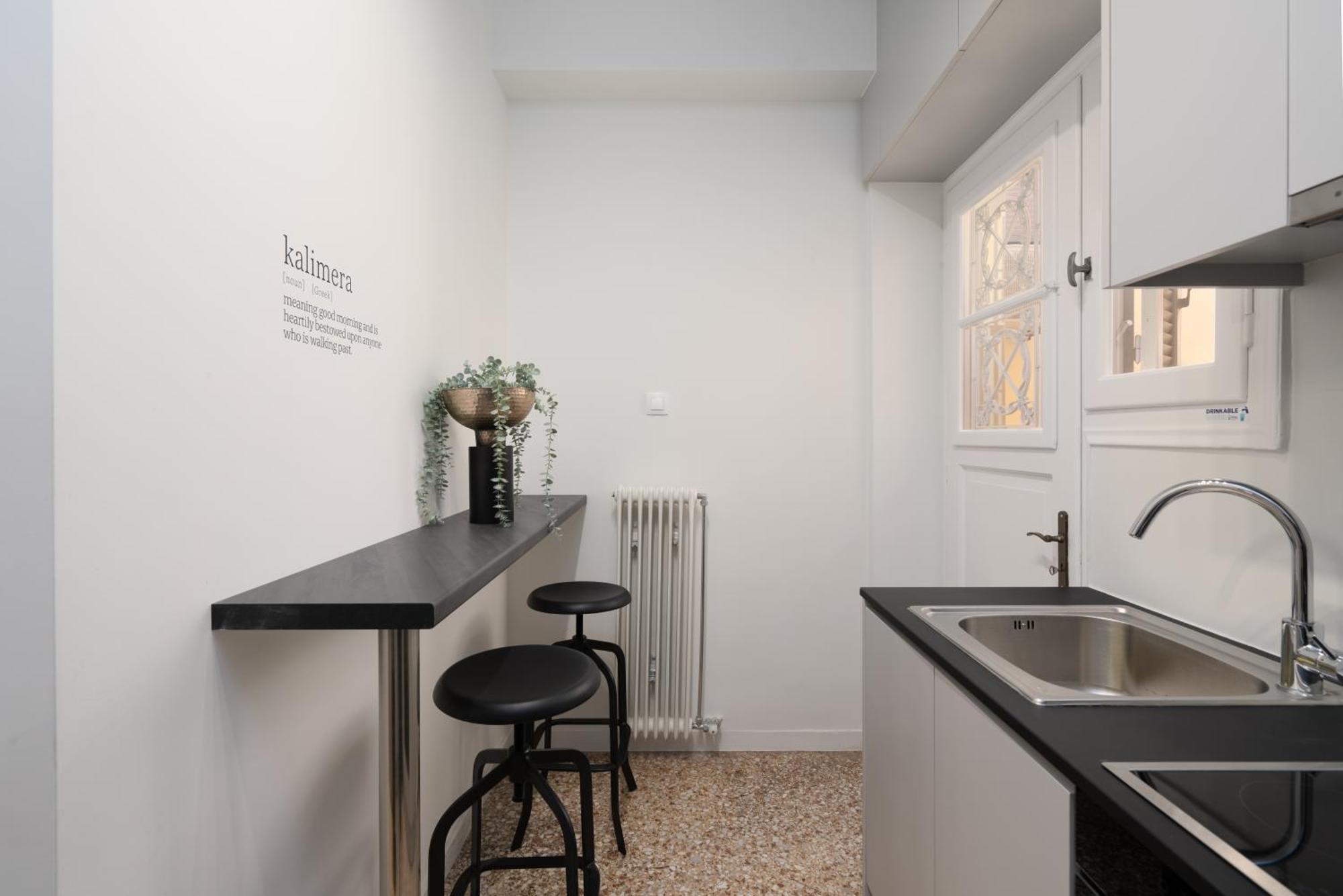 Metroscape Retreat Nearby Metro Station Apartment Athena Bagian luar foto