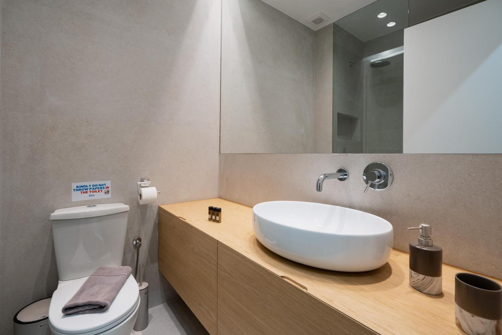 Metroscape Retreat Nearby Metro Station Apartment Athena Bagian luar foto