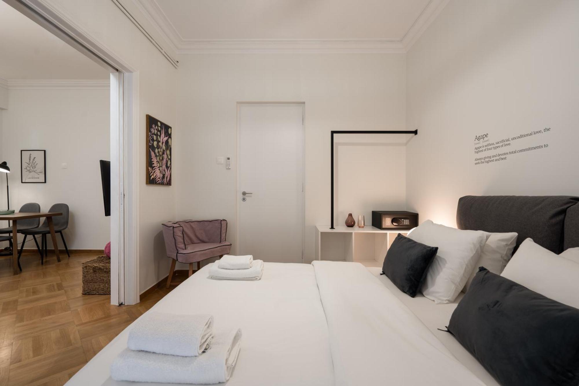 Metroscape Retreat Nearby Metro Station Apartment Athena Bagian luar foto